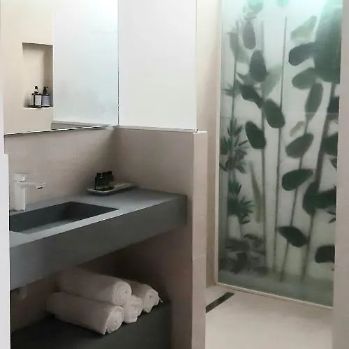 Grinn-in The Heart Of Rhodes,new&stylish! * Rhodes City